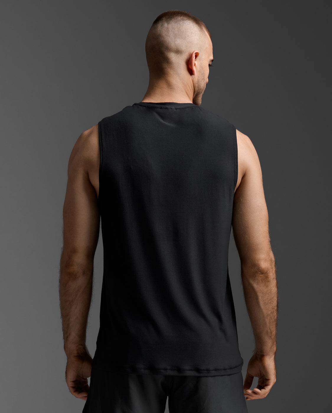 2xu-signature-tank-tanktop-schwarz-herren-jersey image 3