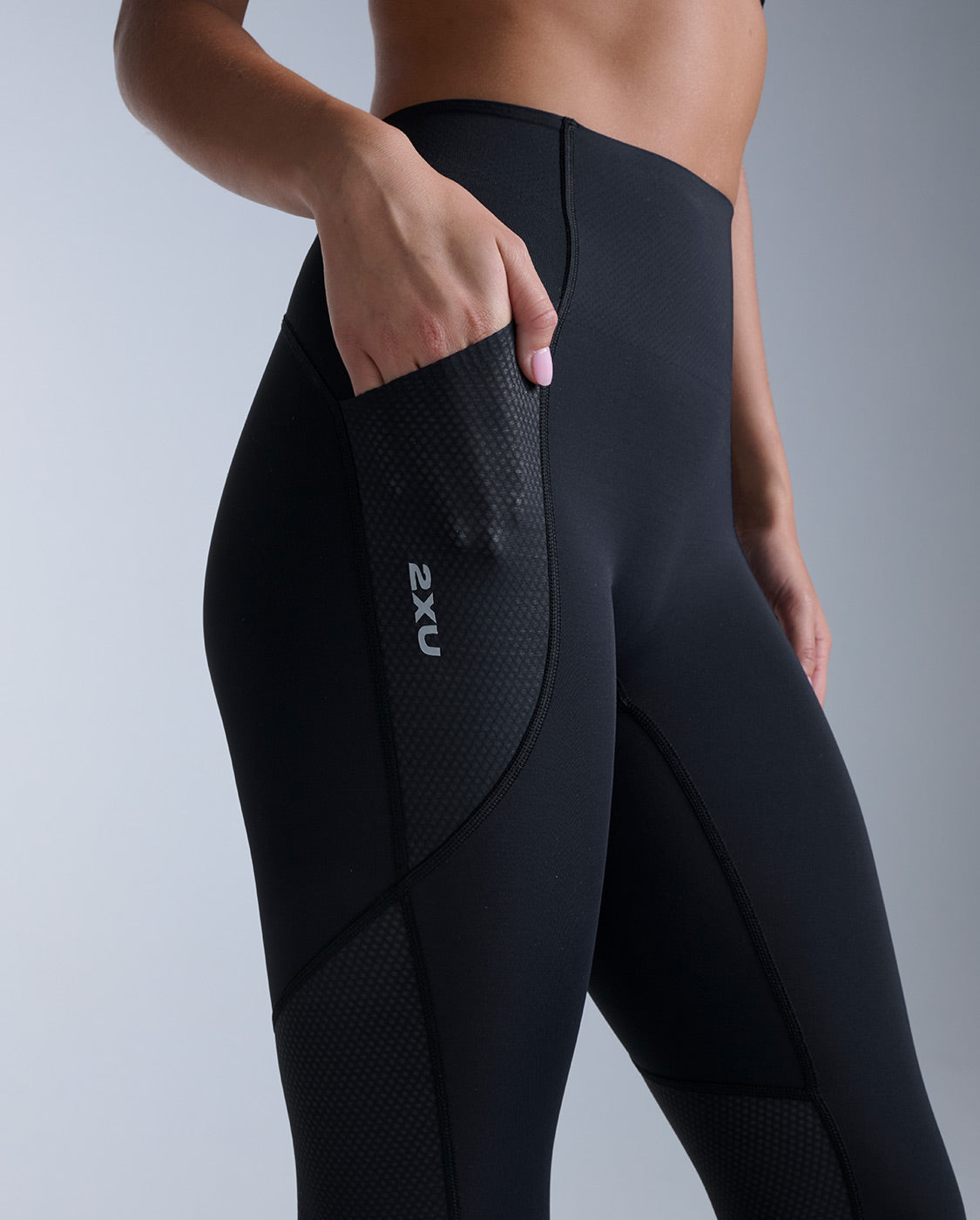 2xu-aero-mesh-hi-rise-kompressionstights-damen-schwarz image 5