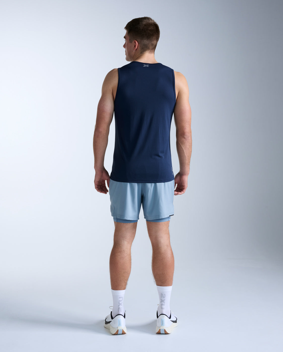 2xu-aero-tank-top-herren-midnight-rmellos-mesh image 8
