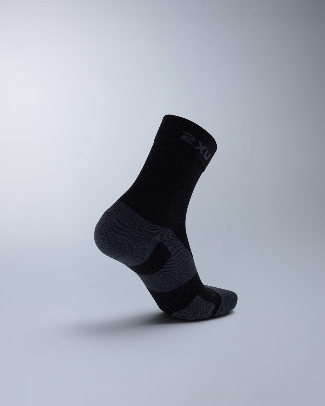 2xu-vectr-light-cushion-merino-crew-socken-black-titanium image 3
