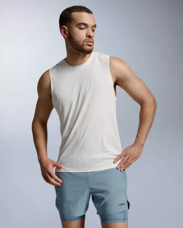 2xu-aero-trail-tank-top-herren-chalk-black-schnelltrocknend image 1