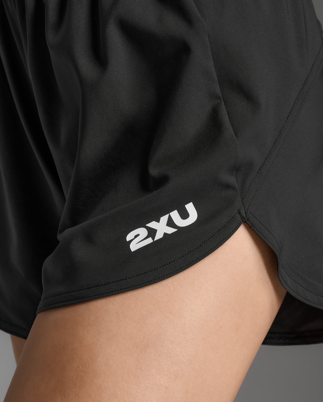 2xu-motion-aspire-5-inch-shorts-black-white-laufshorts image 6