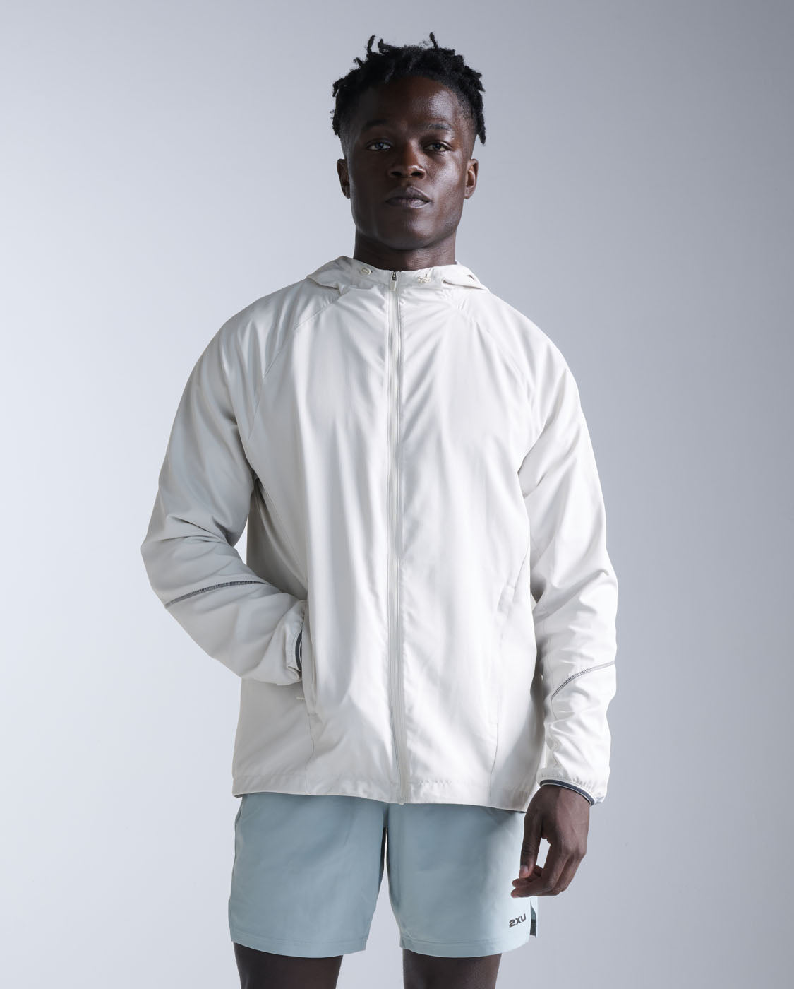 2xu-aero-hex-windbreaker-laufjacke-herren-grey-mist image 1