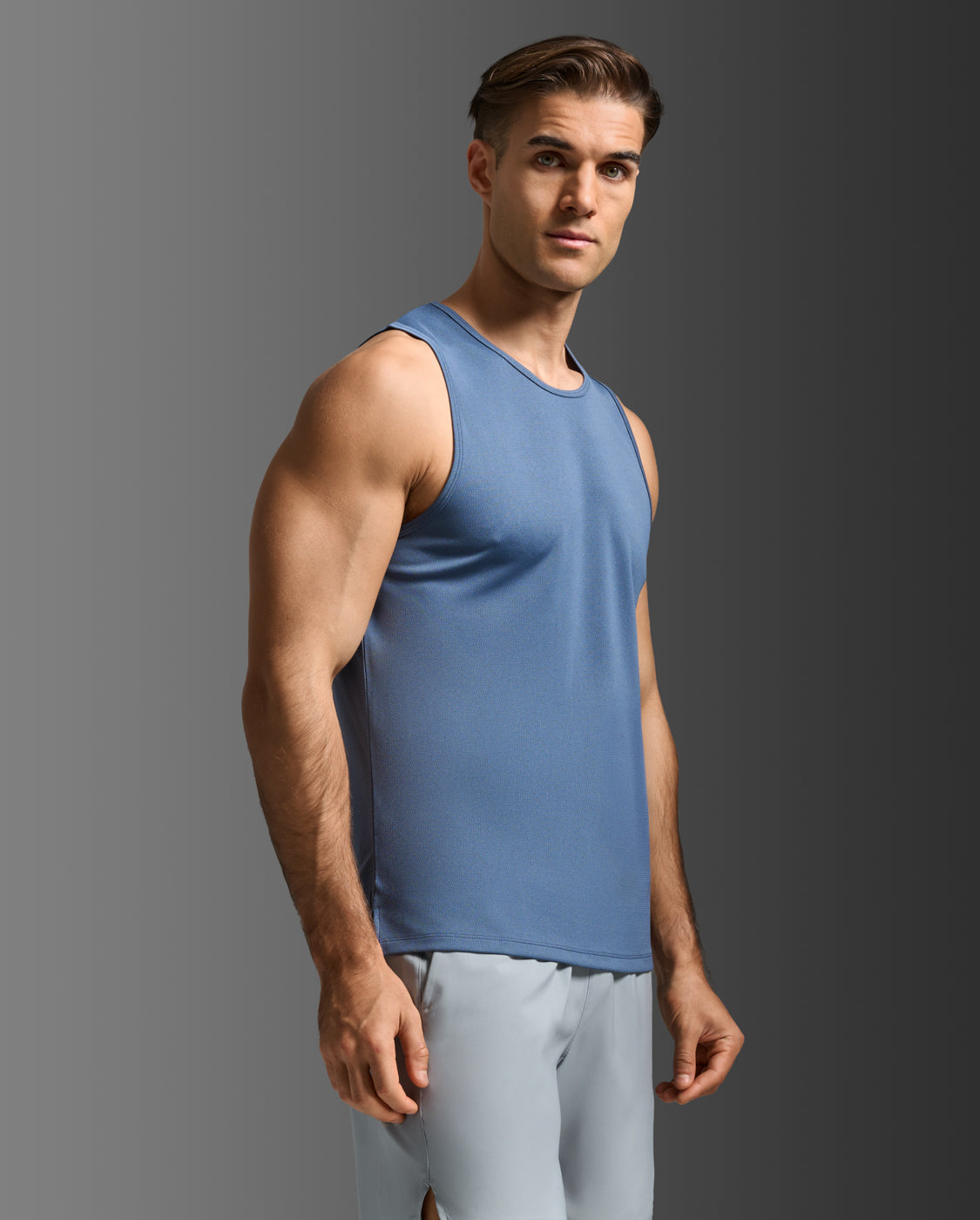 2xu-aero-tank-lauftop-indigo-black-reflective-slim image 4