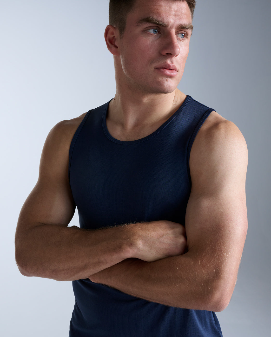 2xu-aero-tank-top-herren-midnight-rmellos-mesh image 1