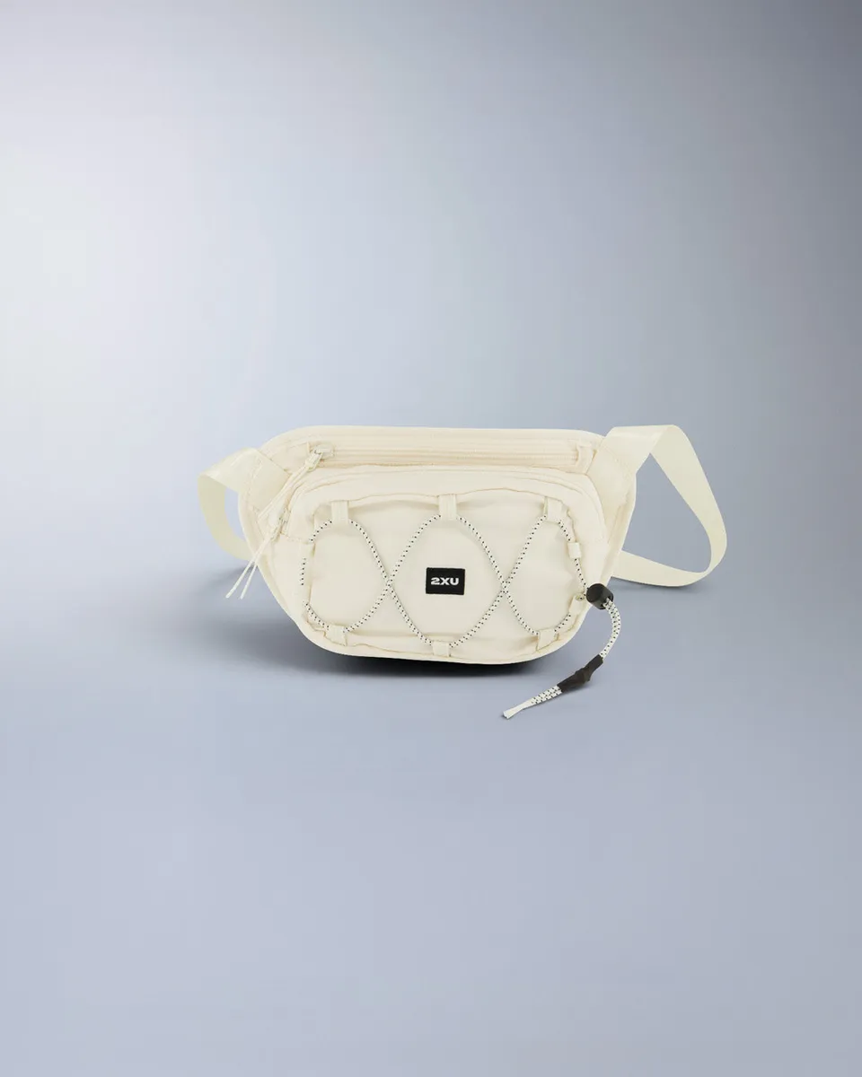 2xu-swim-race-cross-body-bag-umh-ngetasche-chalk-wasserabweisend image 1