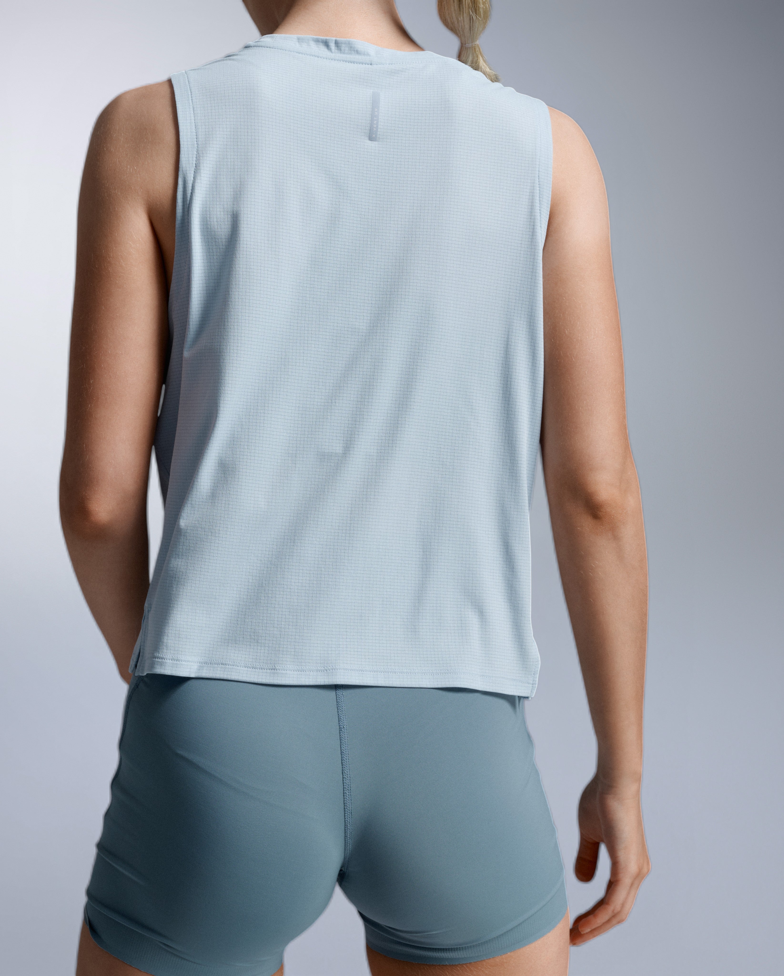2xu-aero-trail-tank-top-damen-bay-schnelltrocknend image 3