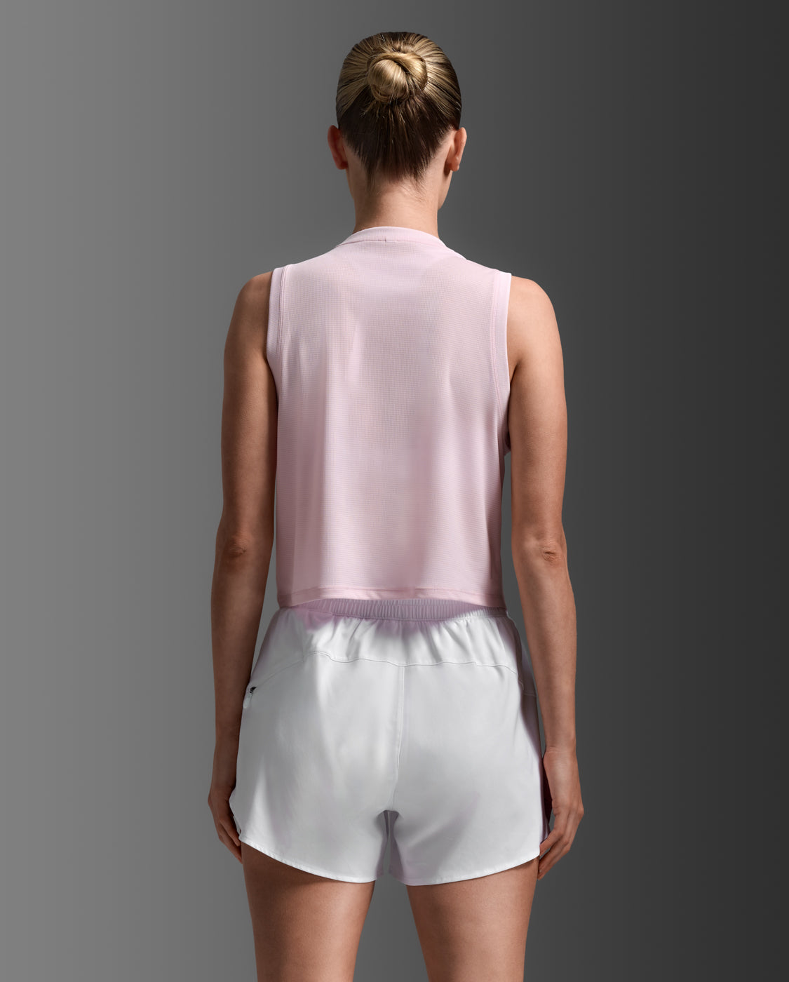2xu-aero-mesh-crop-tank-damen-pink-frost-crop-top image 3