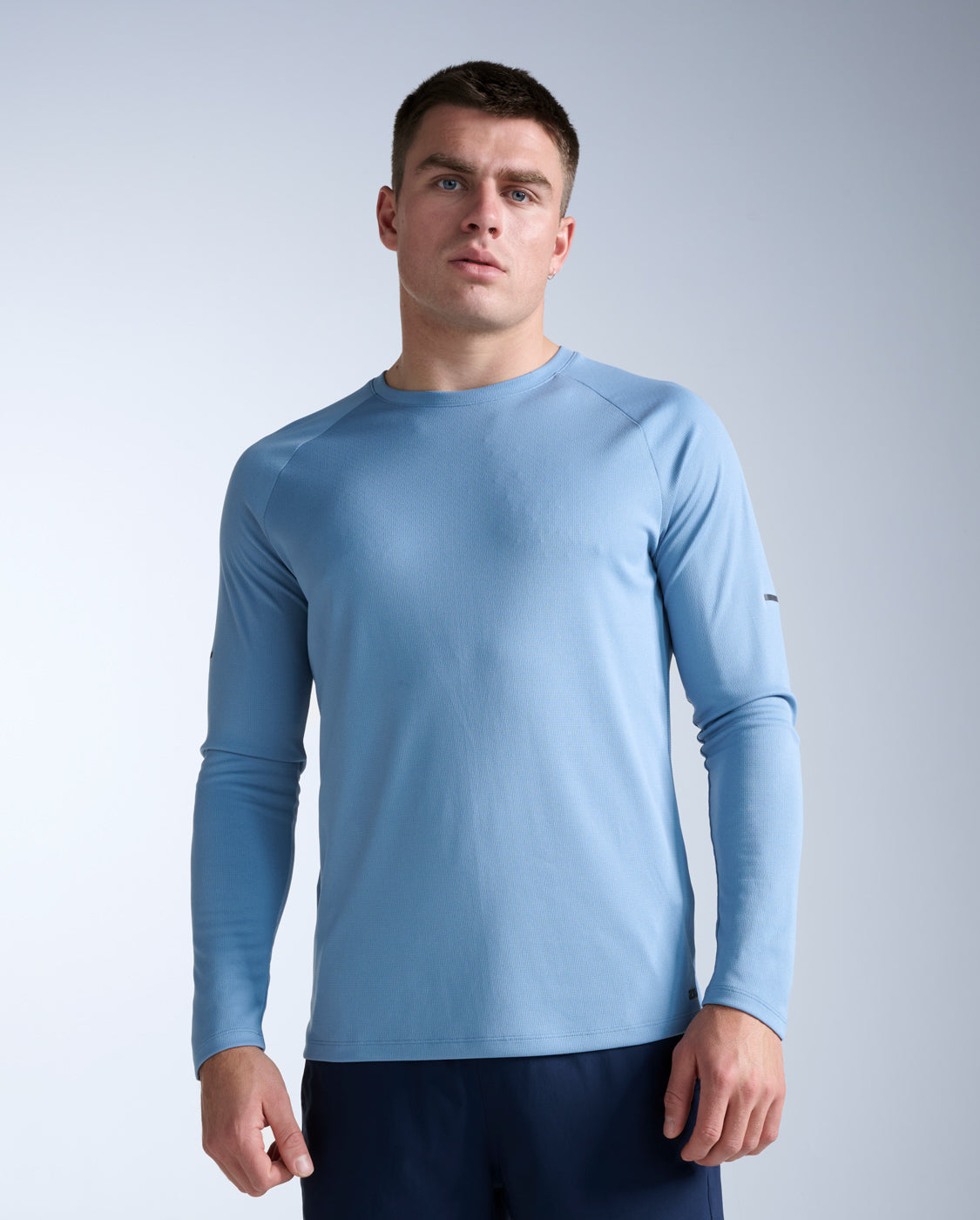 2xu-aero-longsleeve-herren-laufshirt-blau-atmungsaktiv image 1