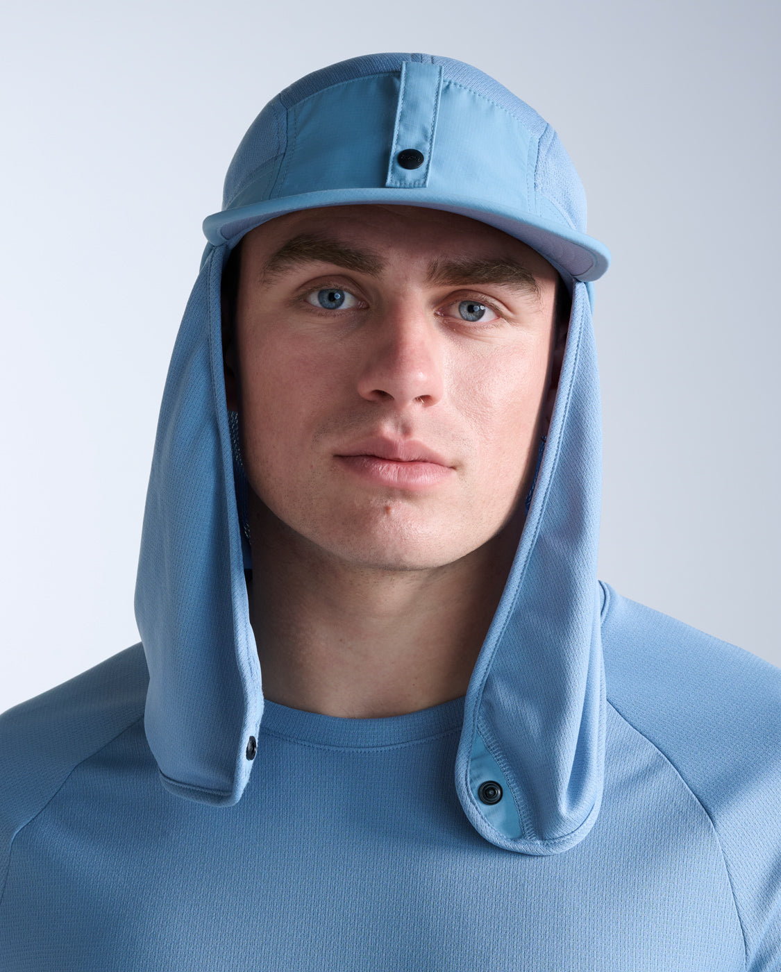 2xu-aero-trail-legionnaire-cap-blue-shade-nackenschutz image 3