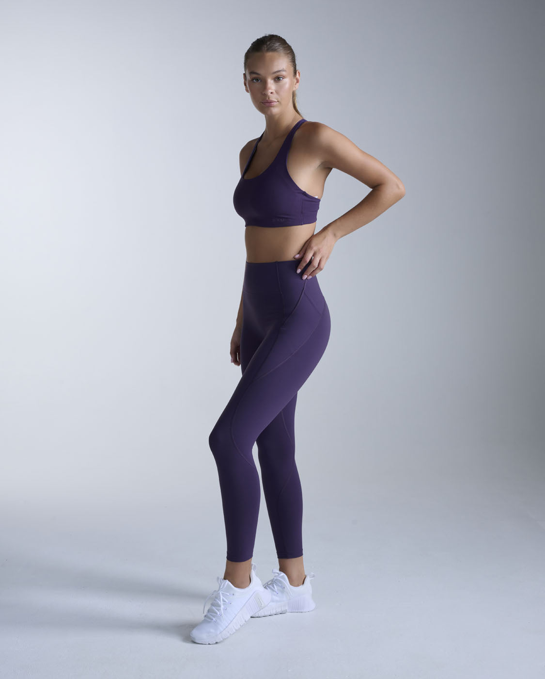2xu-form-strappy-low-impact-sport-bh-damen-lila-yoga image 7