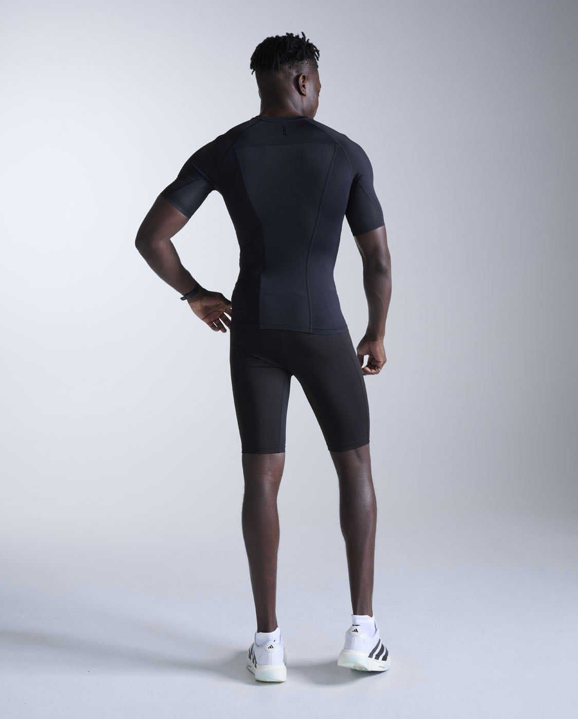 2xu-core-compression-short-sleeve-shirt-herren-schwarz image 5