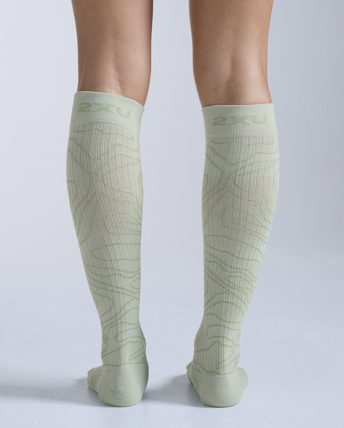 2xu-flight-bamboo-charcoal-kompressionssocken-seafoam image 4