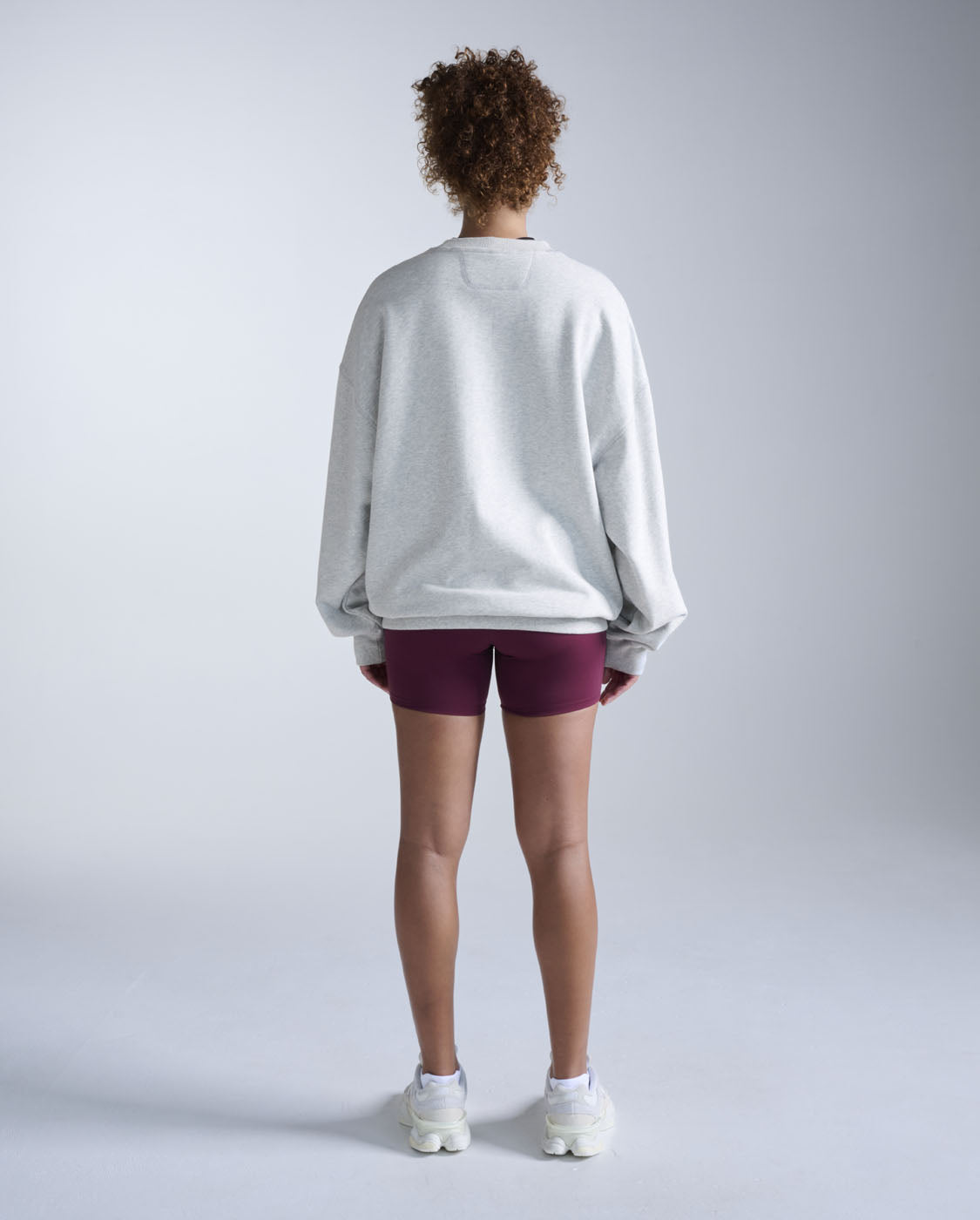 2xu-ez-oversized-bio-baumwoll-crew-grey-marle image 8