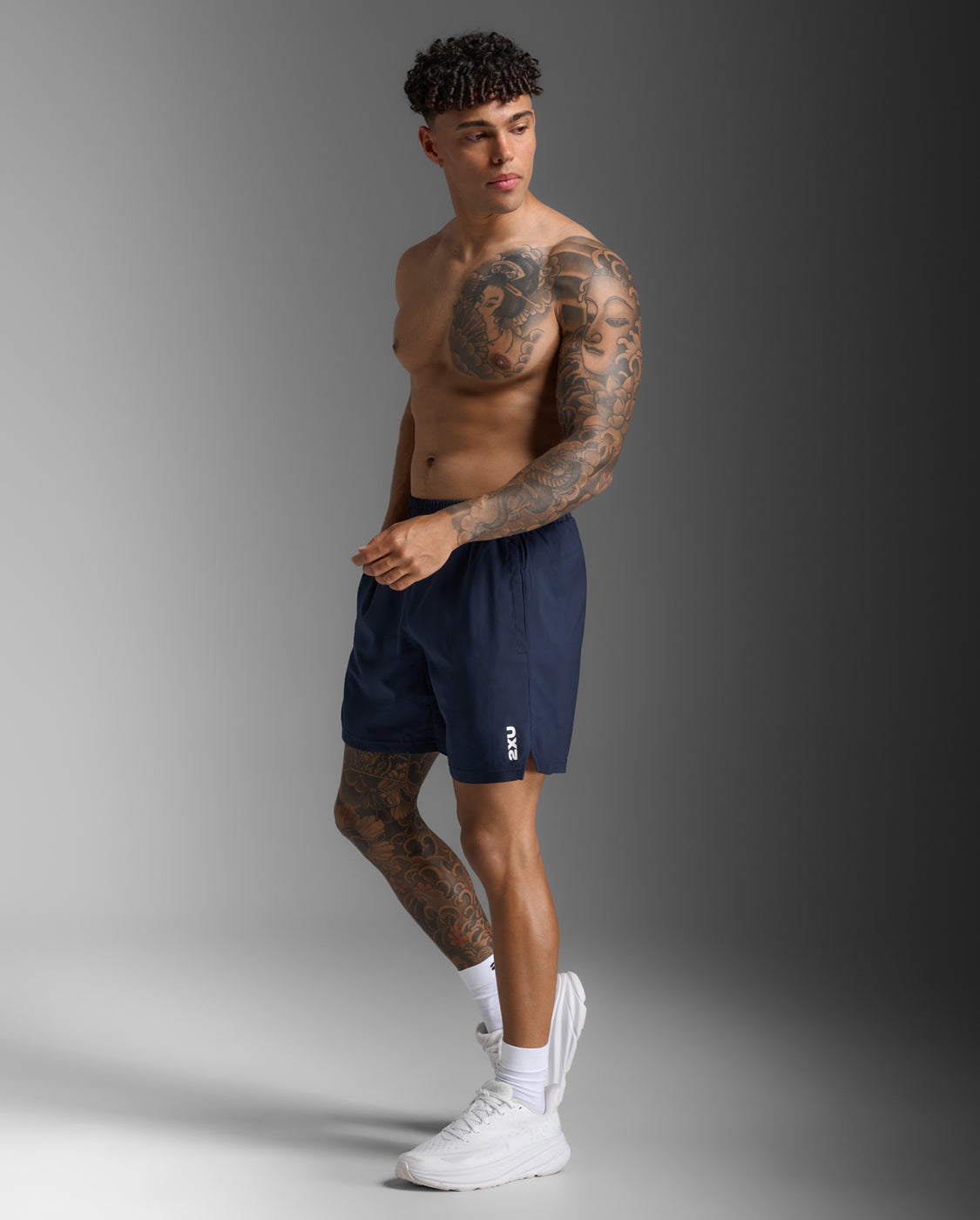 2xu-aspire-7-inch-laufshorts-midnight-herren image 3