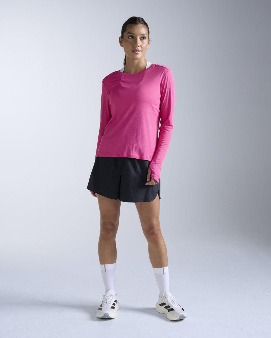 2xu-aero-trail-longsleeve-electric-rose-uv-schutz-damen image 4