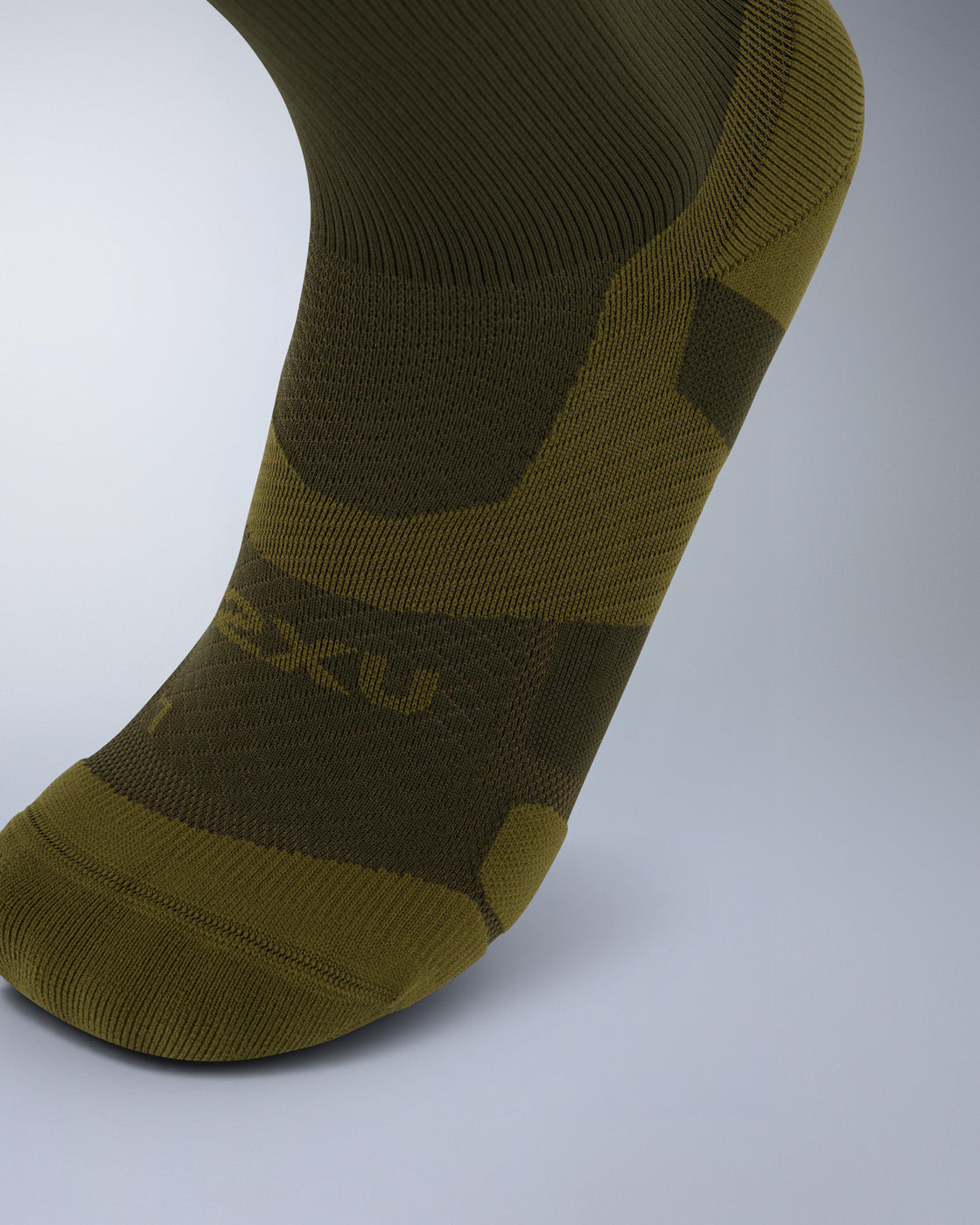 2xu-vectr-light-cushion-crew-socken-flint-hunter-green image 2