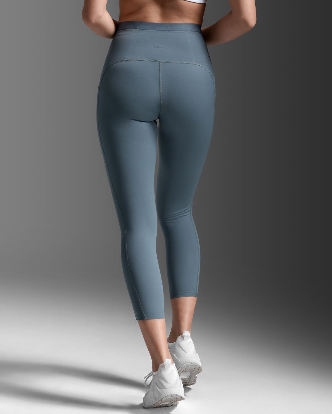 2xu-form-stash-hi-rise-7-8-tights-dark-sage-taschen image 3