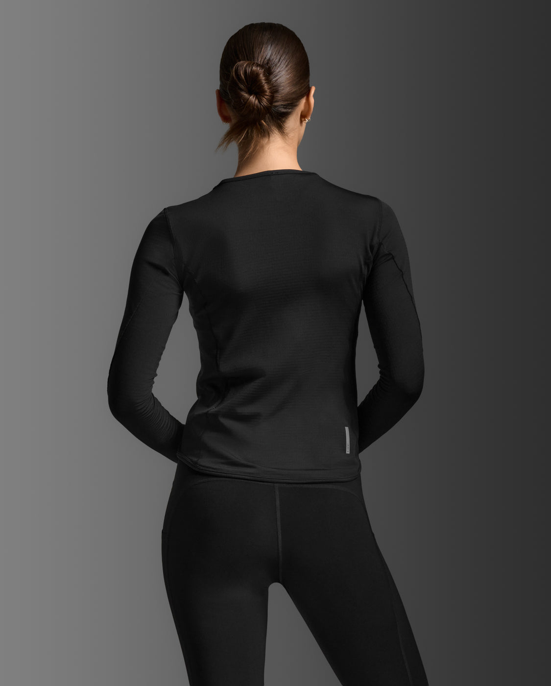 2xu-ignition-grid-base-layer-langarmshirt-schwarz-damen-thermo image 2