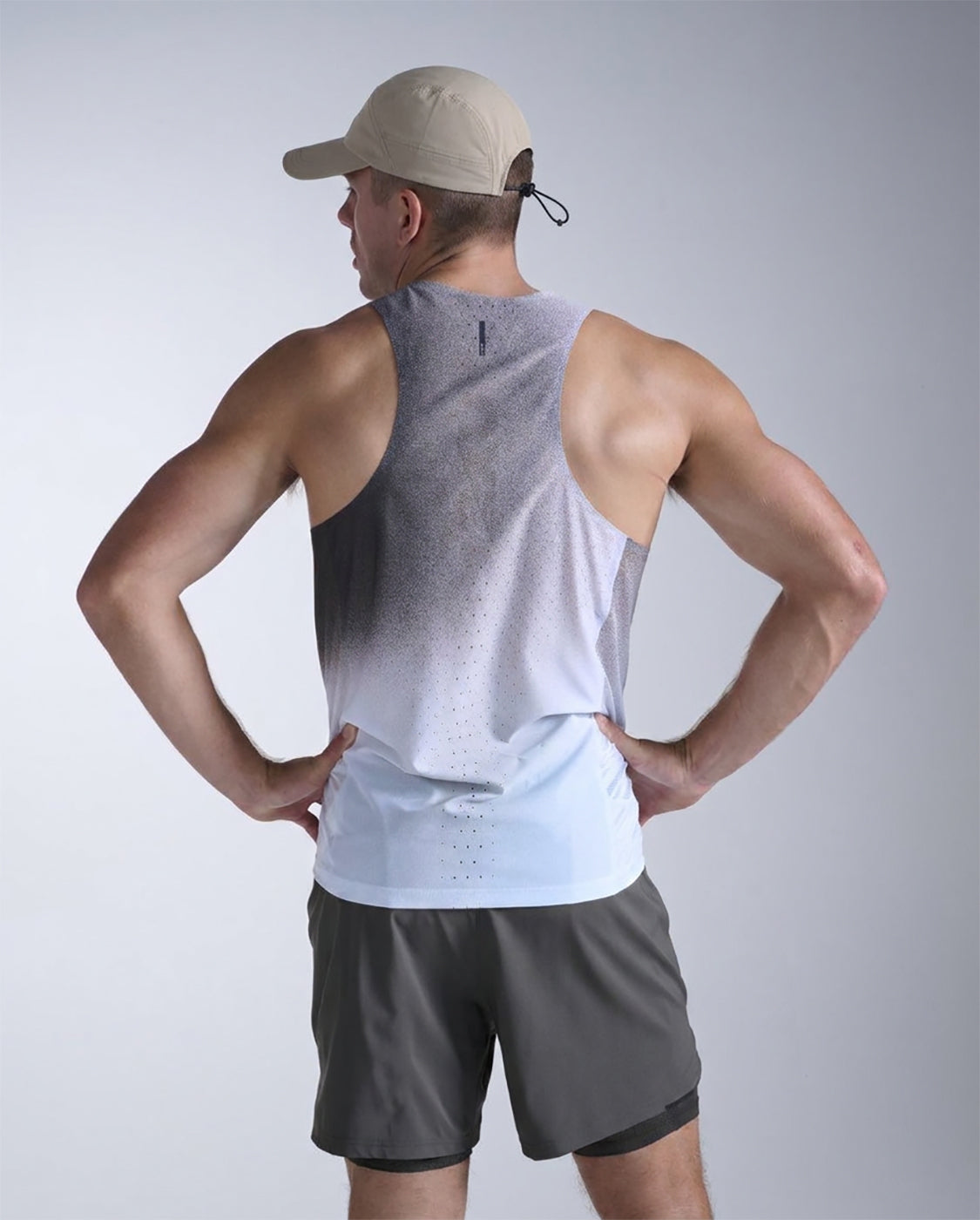 2xu-aero-hybrid-cap-laufcap-chalk-unisex-verstellbar image 4