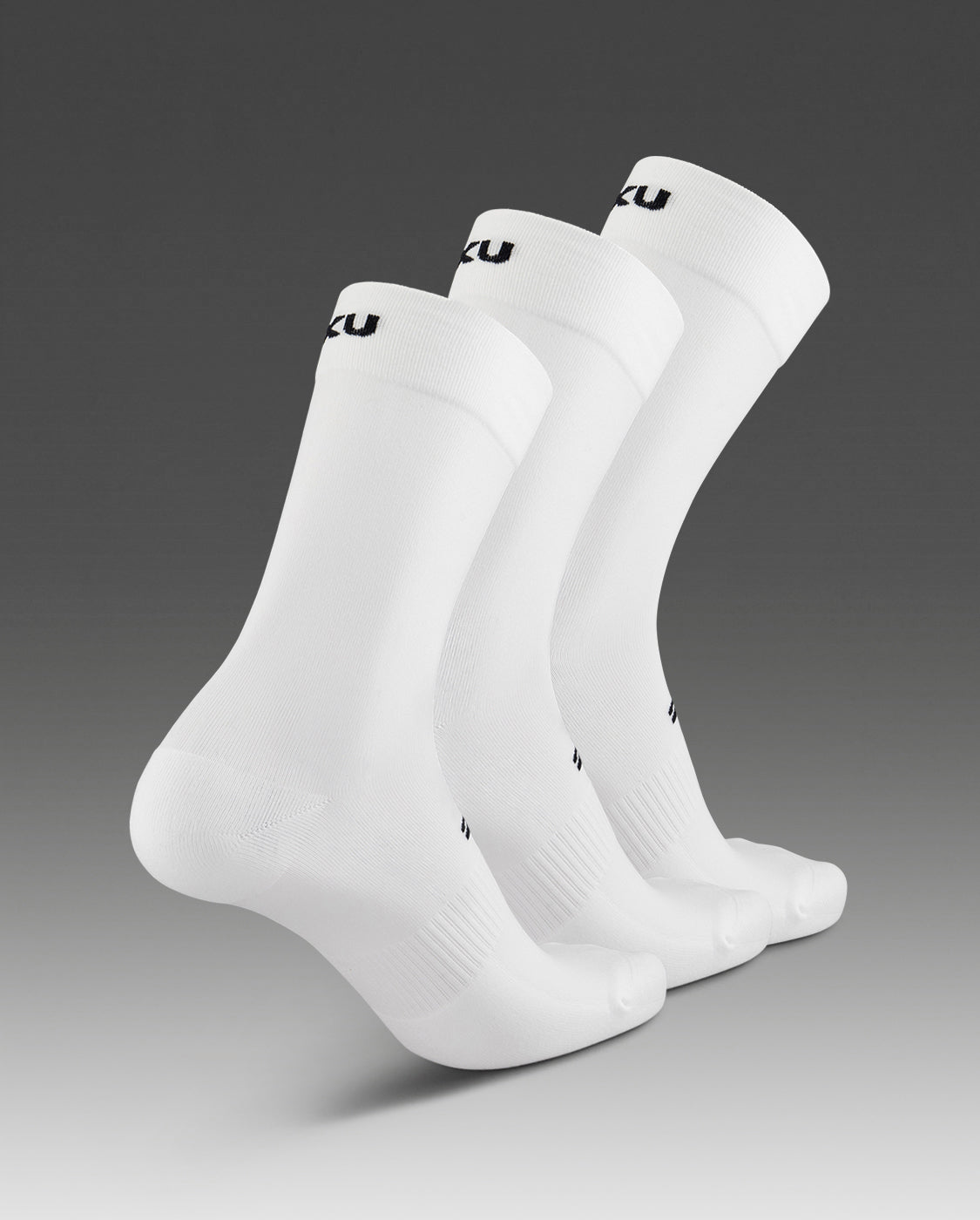 2xu-24-7-crew-socken-wei-3-pack-unisex image 2
