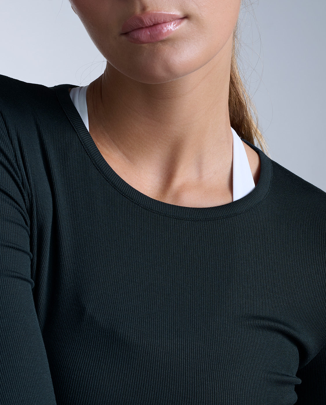 2xu-fluid-modal-ribbed-long-sleeve-damen-black-white image 4