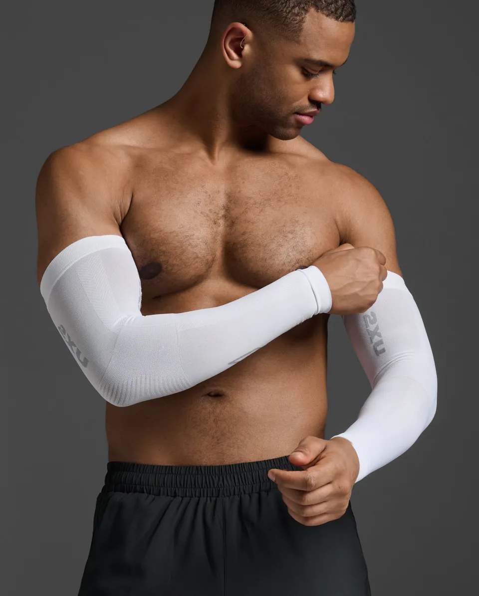 2xu-flex-compression-arm-sleeves-armlinge-wei-paar image 1