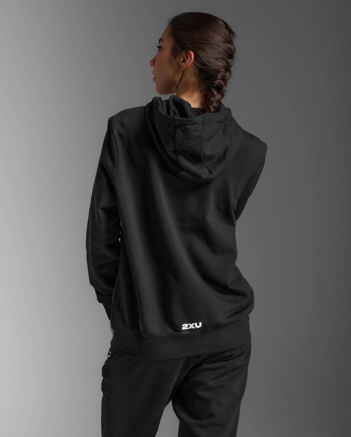2xu-motion-aspire-full-zip-hoodie-damen-black-fleece image 2