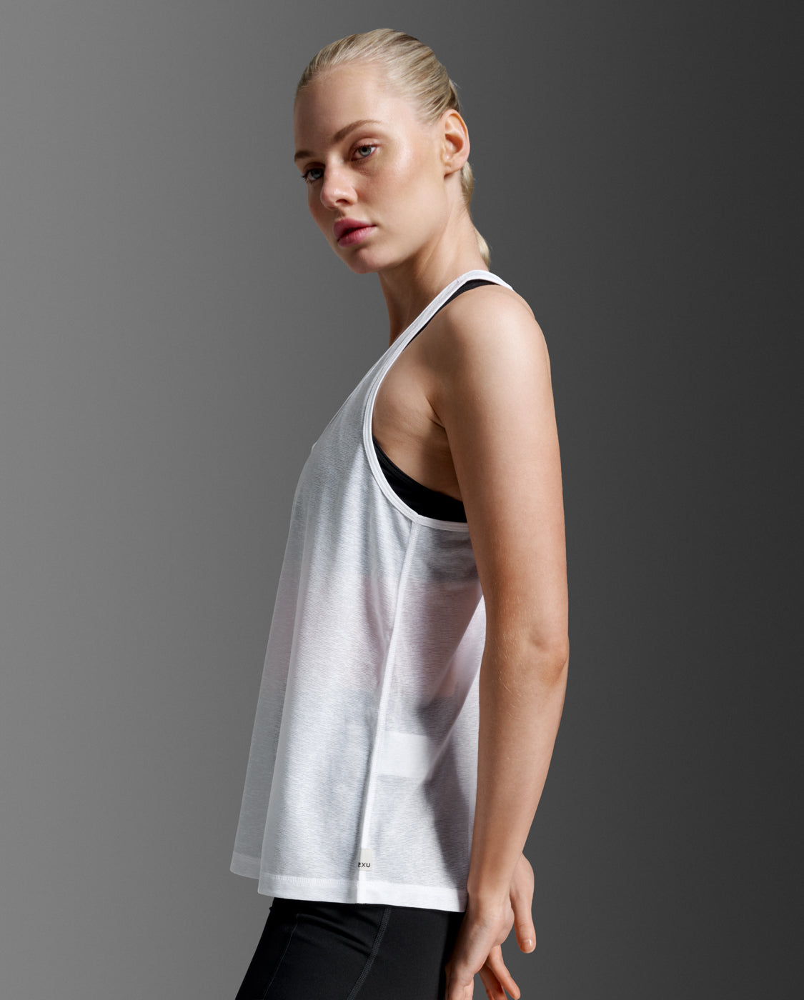2xu-aero-relight-racerback-singlet-damen-top-wei-rmellos image 7