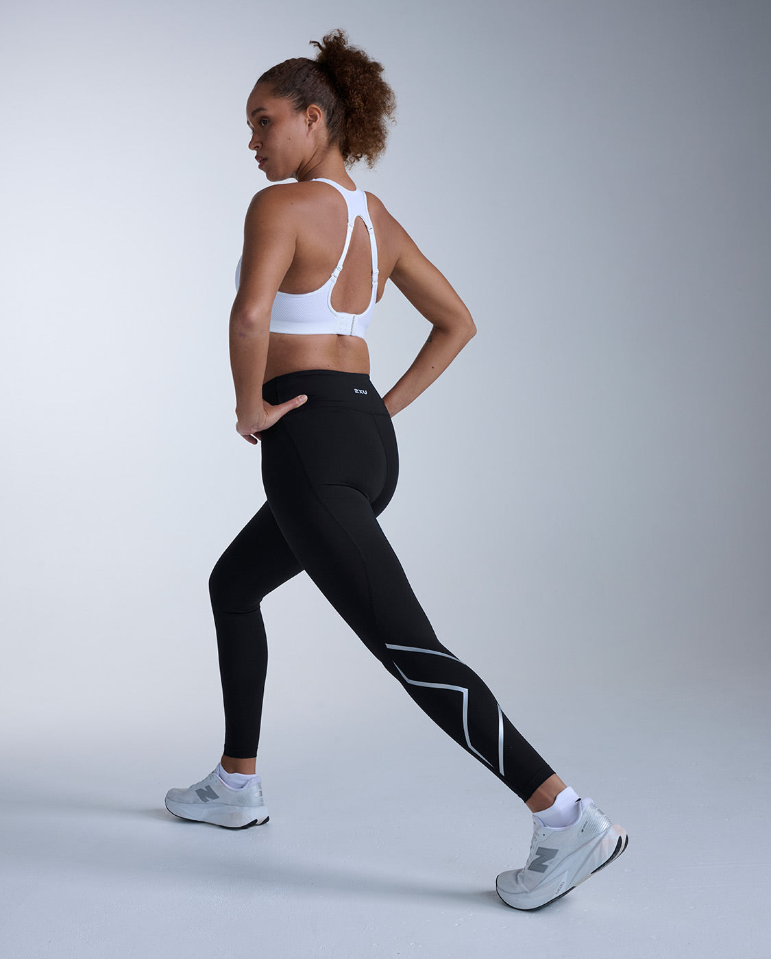 2xu-core-hi-rise-kompressionstights-damen-black-silver image 3