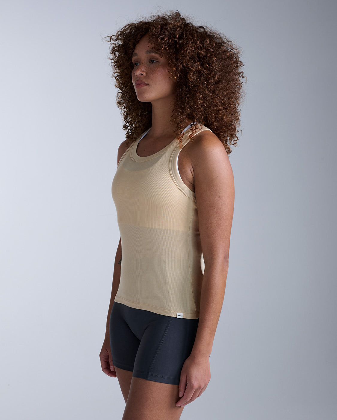 2xu-fluid-modal-ribbed-tank-mojave-atmungsaktiv image 2