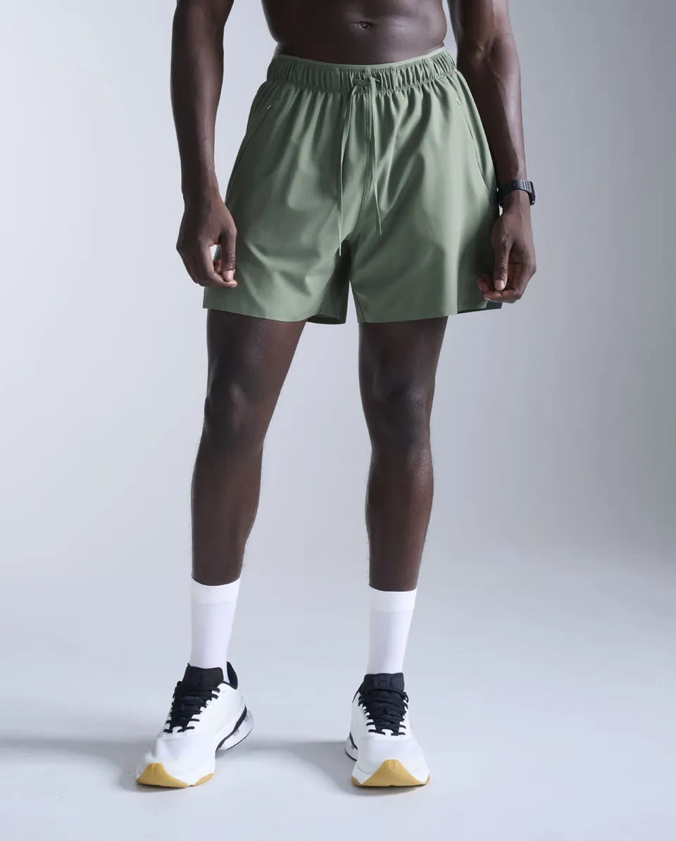 2xu-motion-5-unlined-shorts-trainingsshorts-gr-n-5-inch image 1