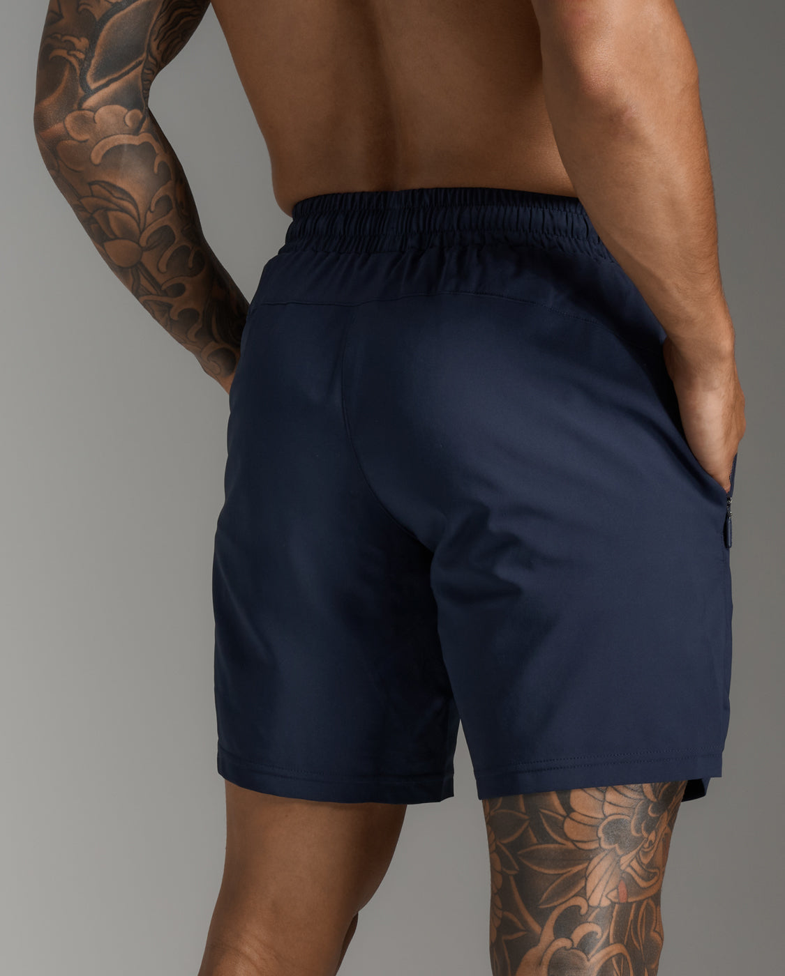 2xu-aspire-7-inch-laufshorts-midnight-herren image 5