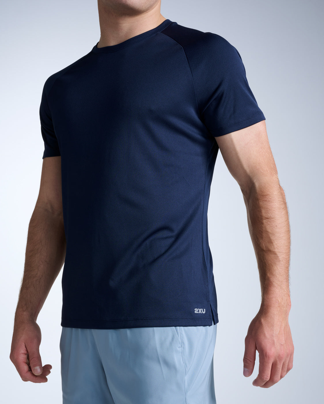 2xu-aero-tee-t-shirt-herren-midnight-silber image 3