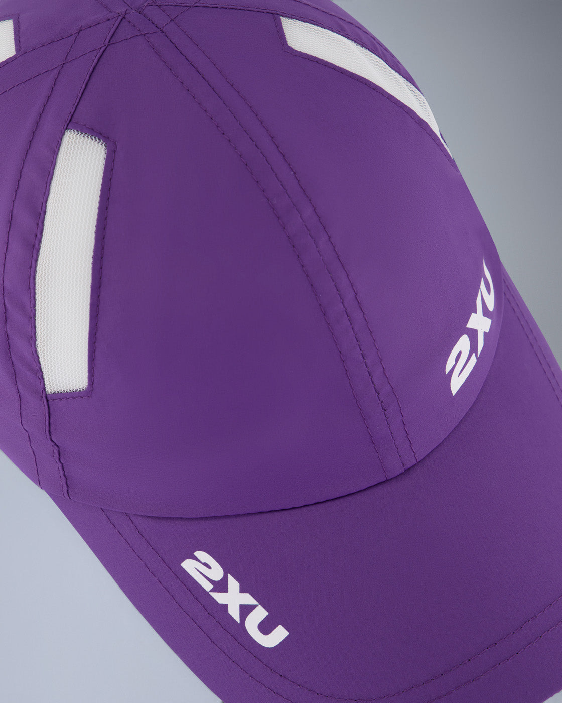 2xu-aero-run-cap-laufcap-purple-flash-white-atmungsaktiv image 4