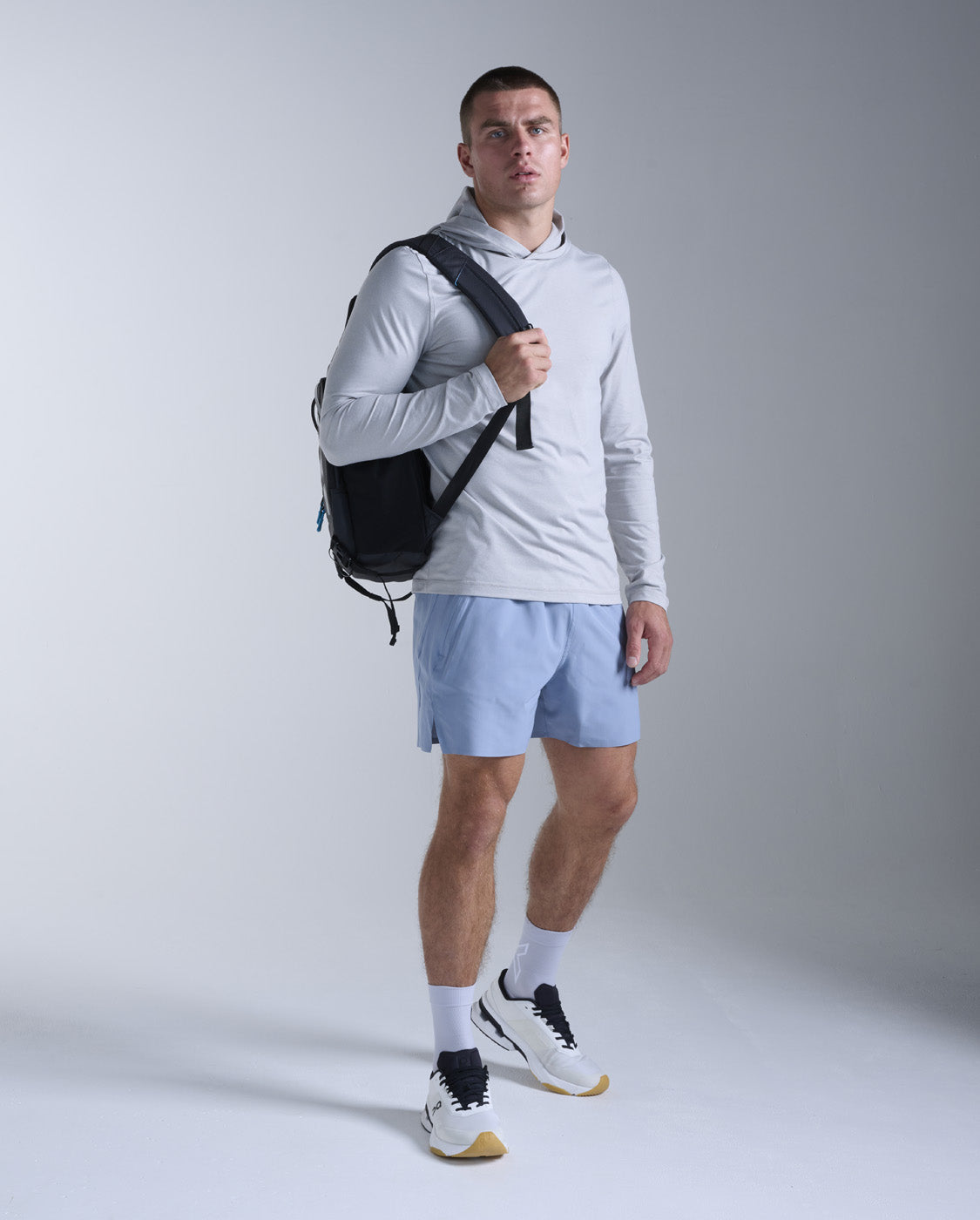 2xu-motion-hoodie-herren-harbor-mist-langarm-warm image 5