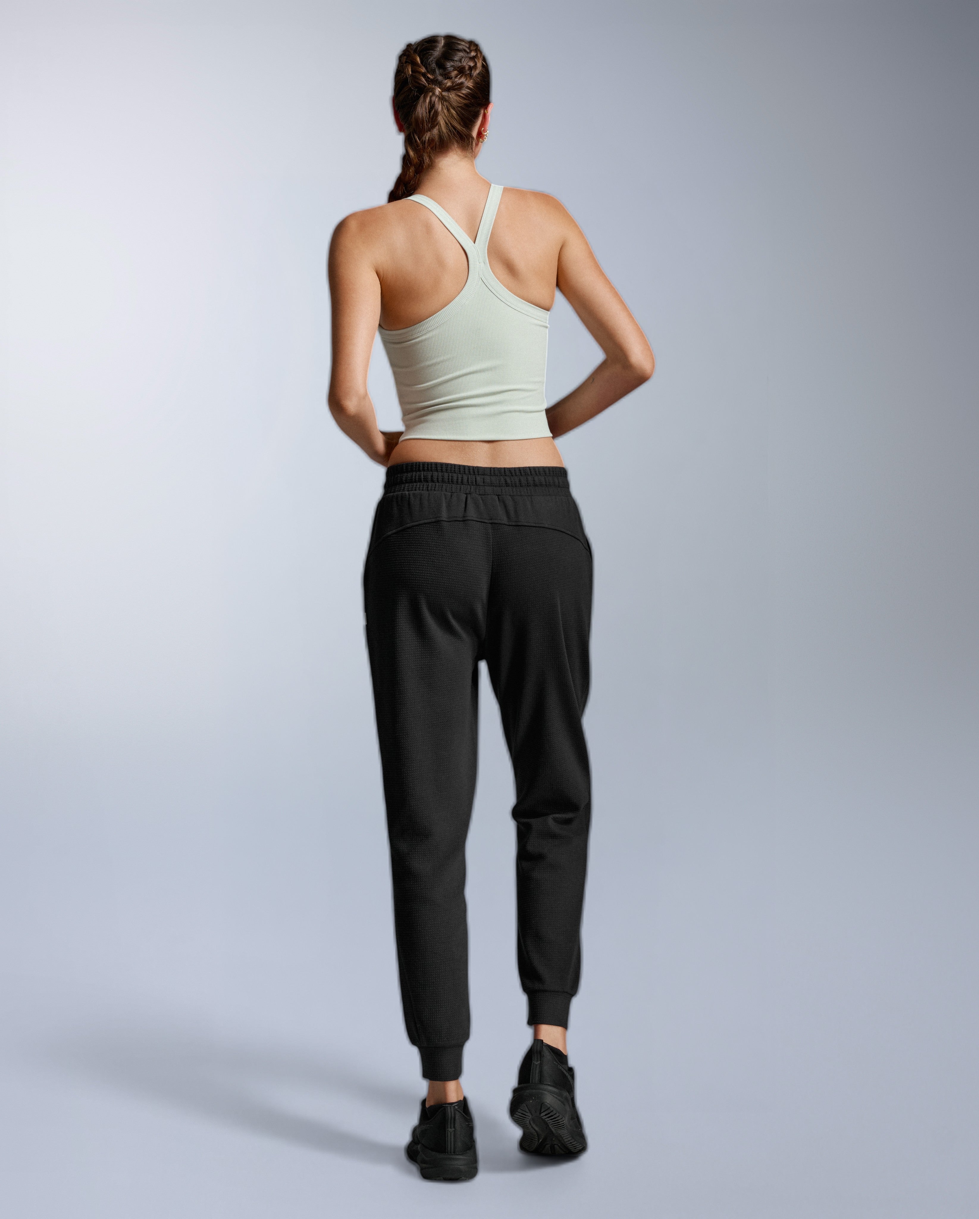 2xu-fluid-tencel-ribbed-crop-singlet-top-damen-seafoam image 6