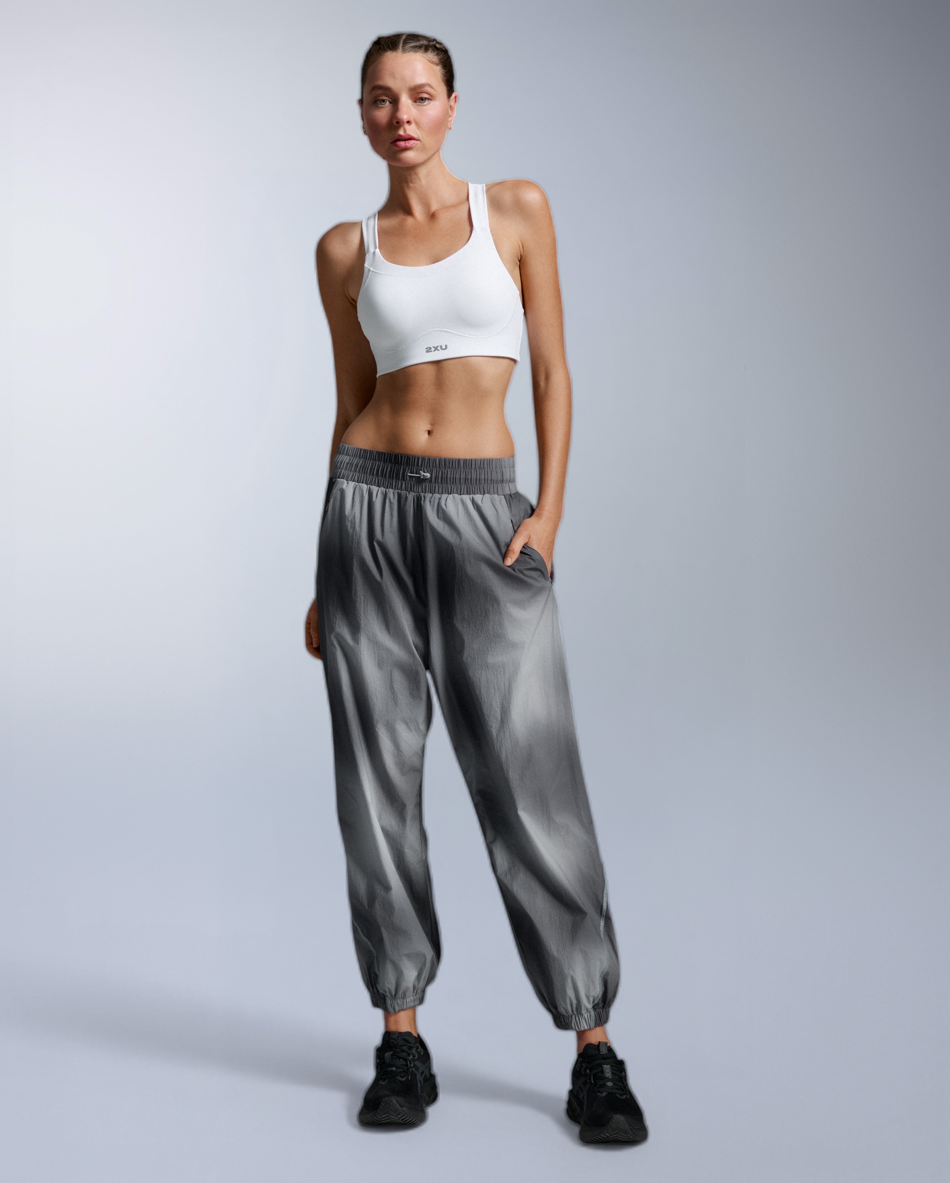 2xu-aero-oversized-jogger-laufhose-grau-reflektierend image 4