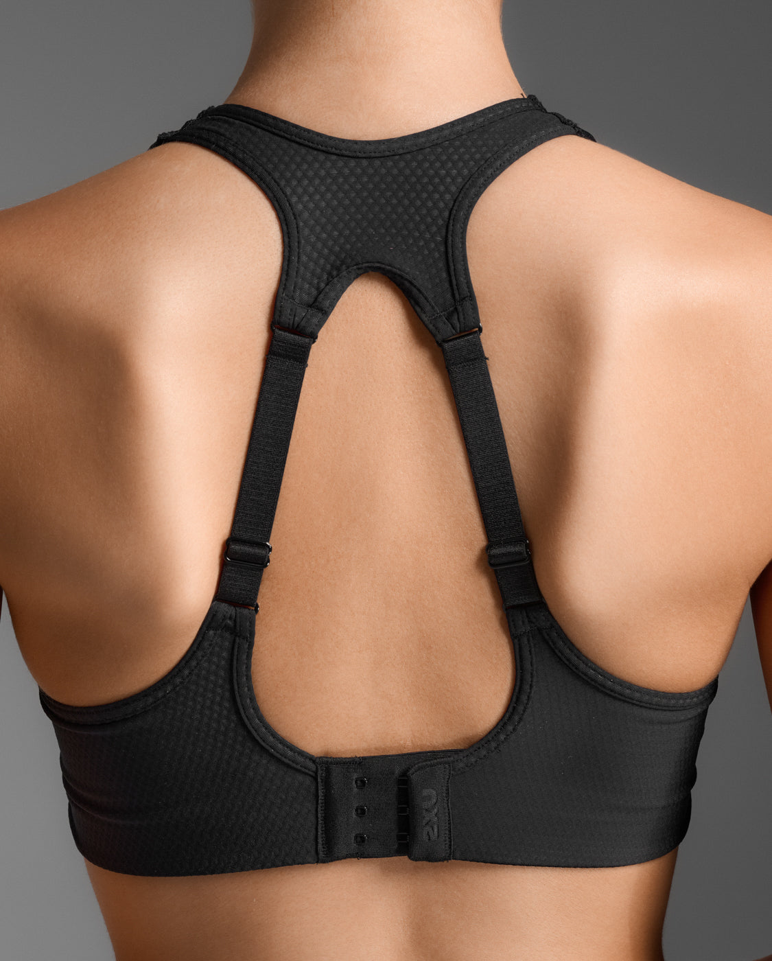 2xu-aero-mesh-medium-impact-bra-sport-bh-schwarz-damen image 7