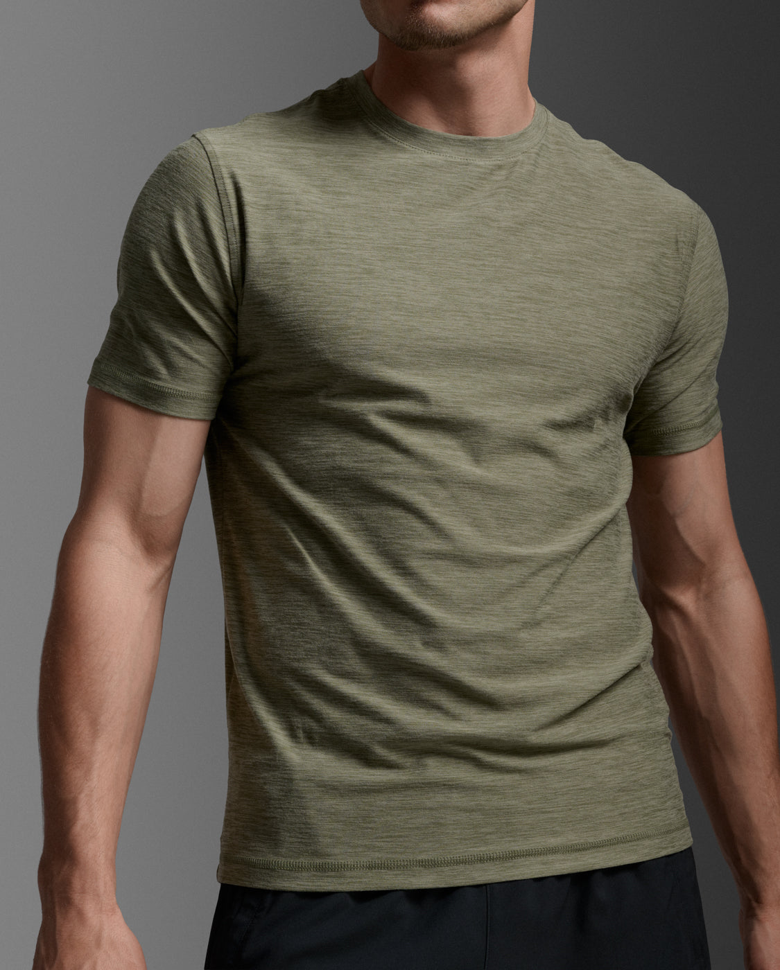 2xu-signature-t-shirt-herren-hunter-green-regular image 4