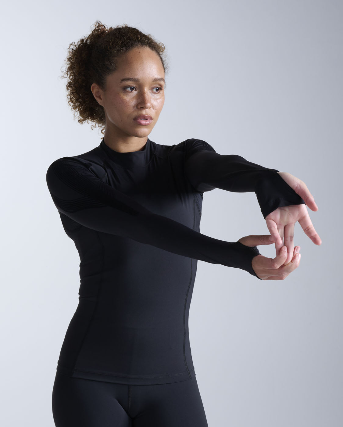 2xu-recovery-compression-top-damen-black-fir-extra-fest image 8