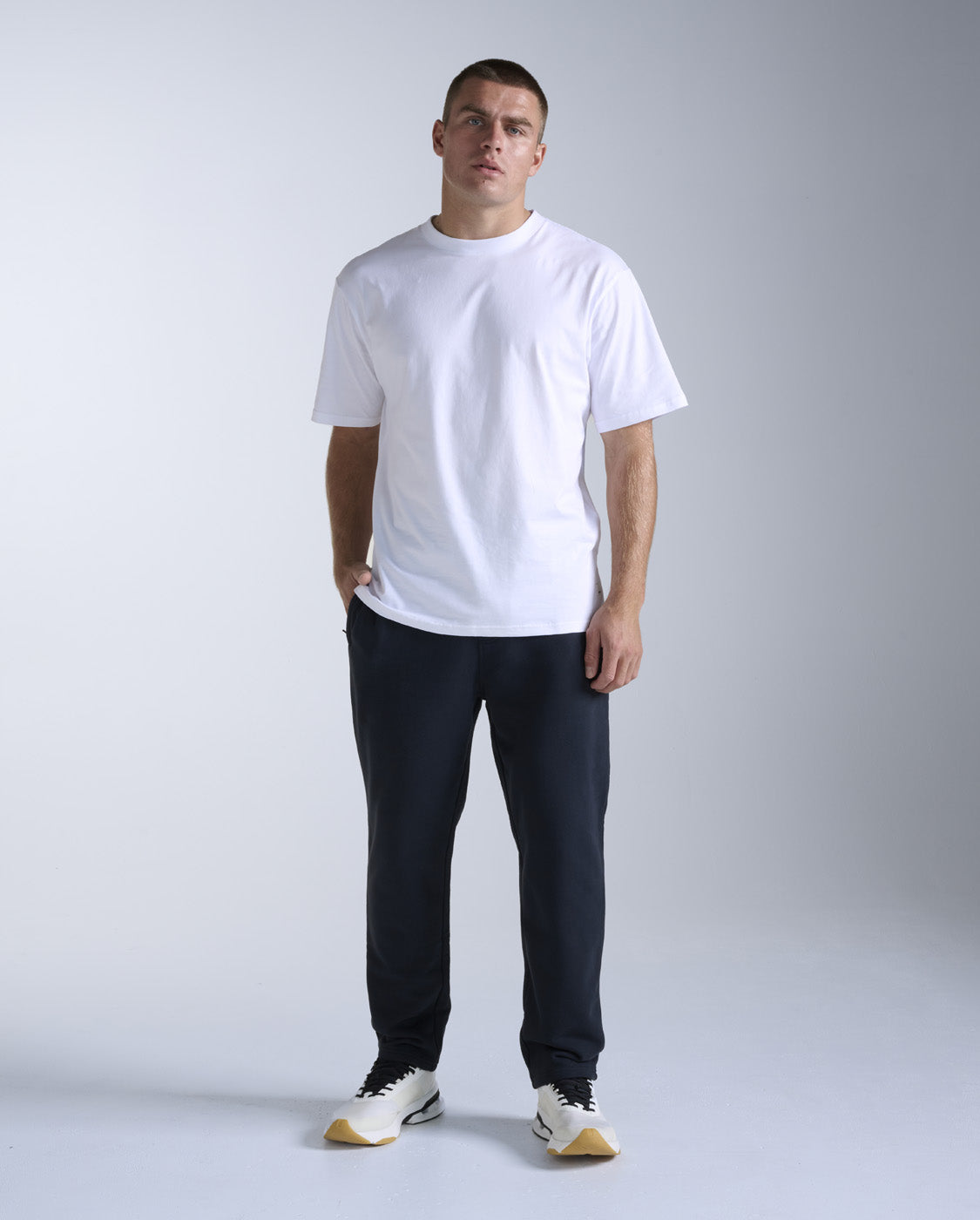2xu-ez-straight-leg-organic-cotton-trackpants-jogginghose-schwarz image 4