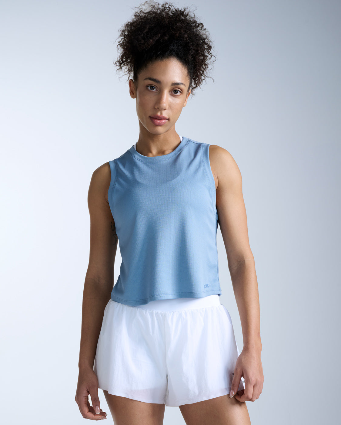 2xu-aero-mesh-crop-tank-damen-blue-shade image 1