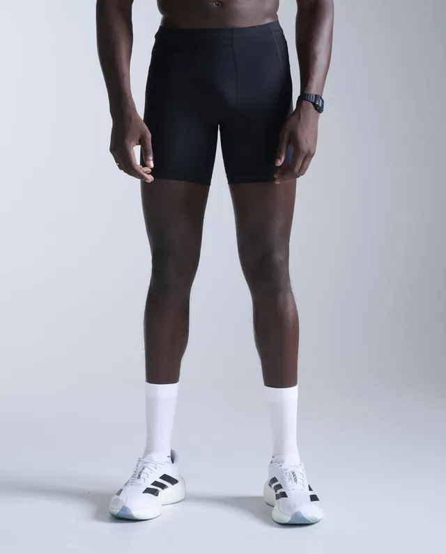 2xu-core-compression-1-2-shorts-herren-black-black image 1