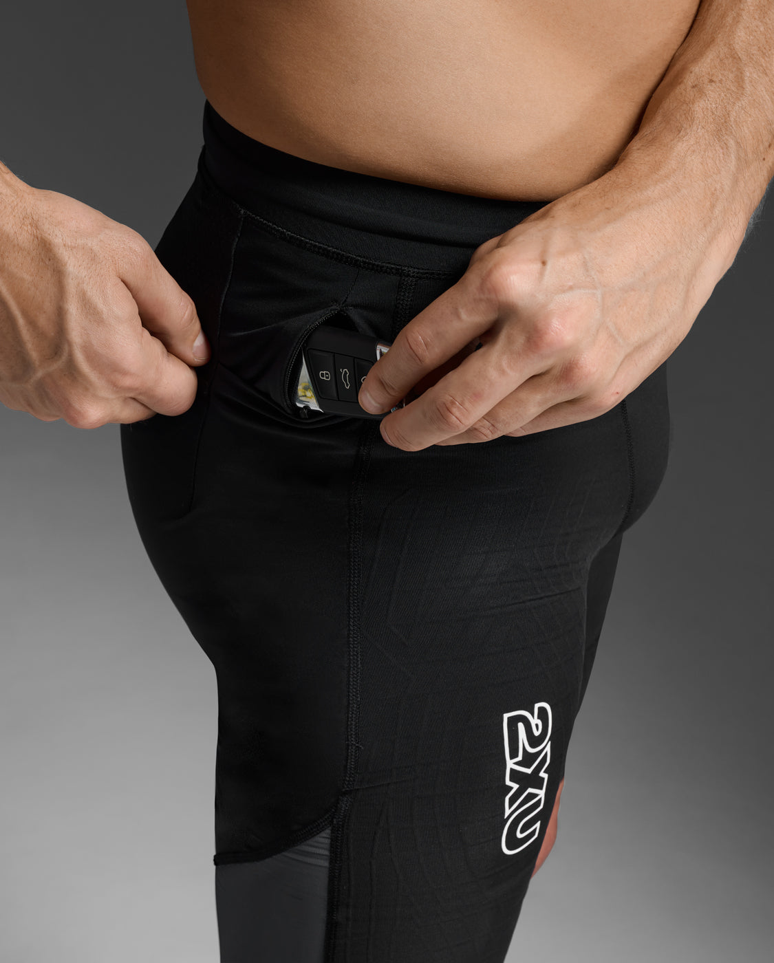 2xu-light-speed-react-kompressionsshorts-herren-schwarz image 7