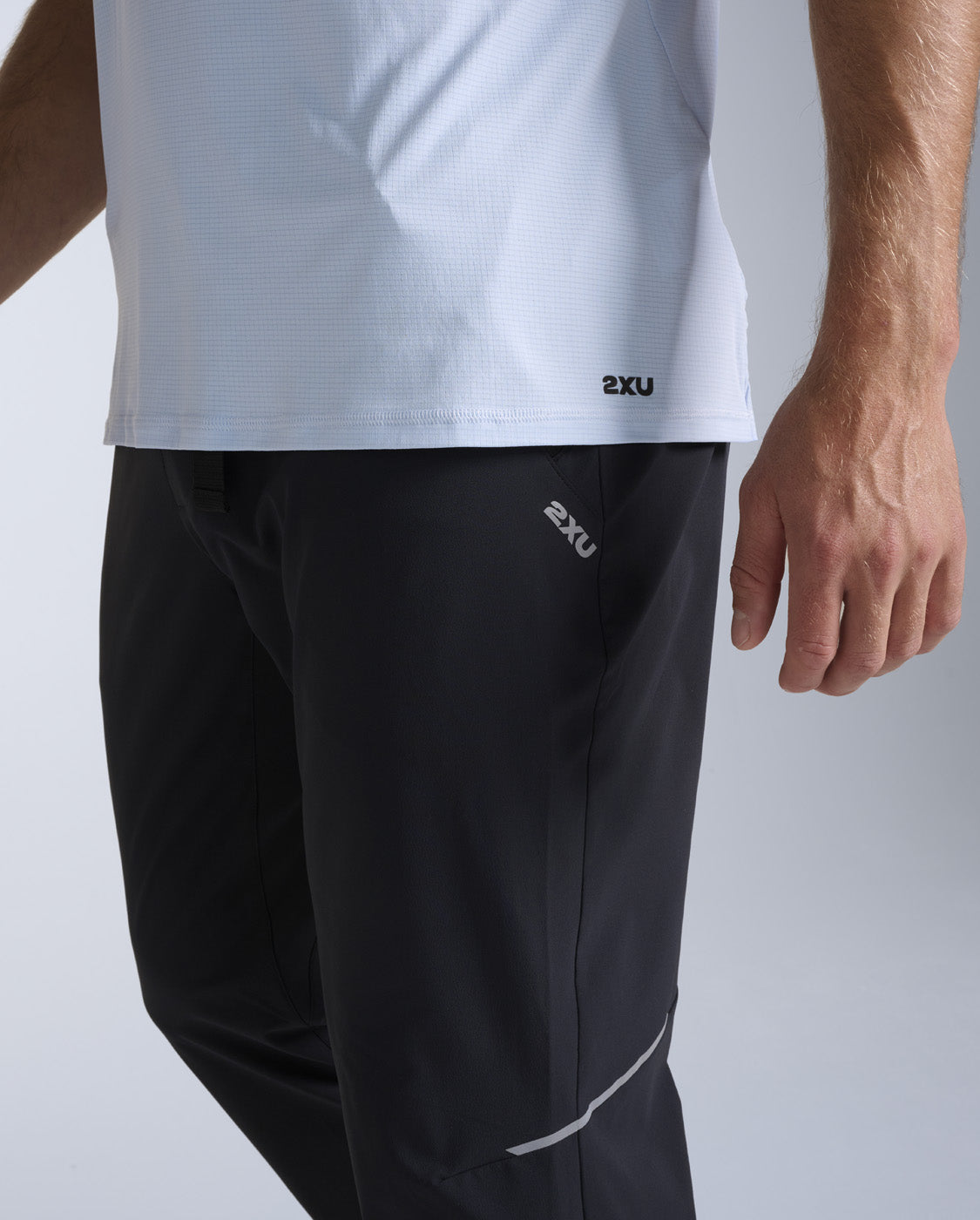 2xu-aero-trail-tank-bay-rmelloses-lauftop-herren image 7