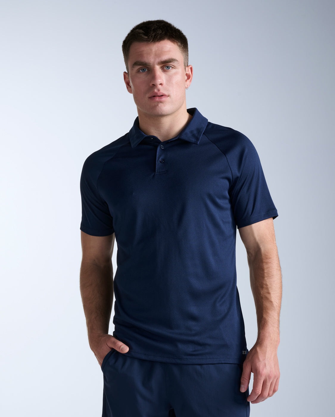 2xu-aero-polo-shirt-herren-midnight-atmungsaktiv image 1