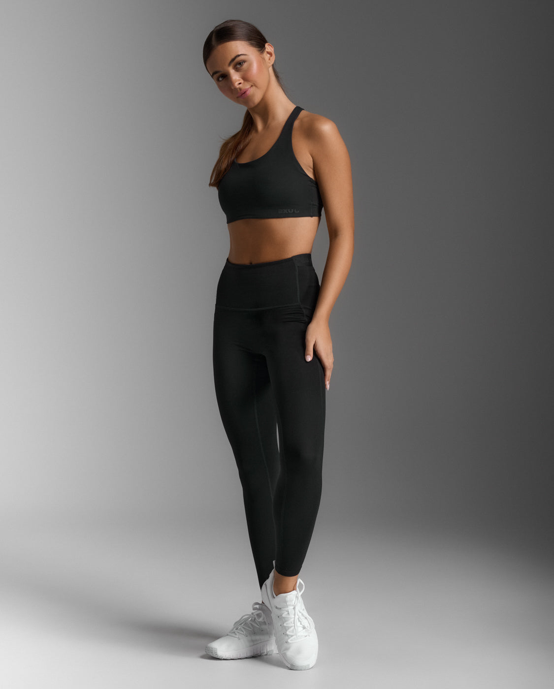 2xu-form-strappy-low-impact-bra-damen-schwarz image 3