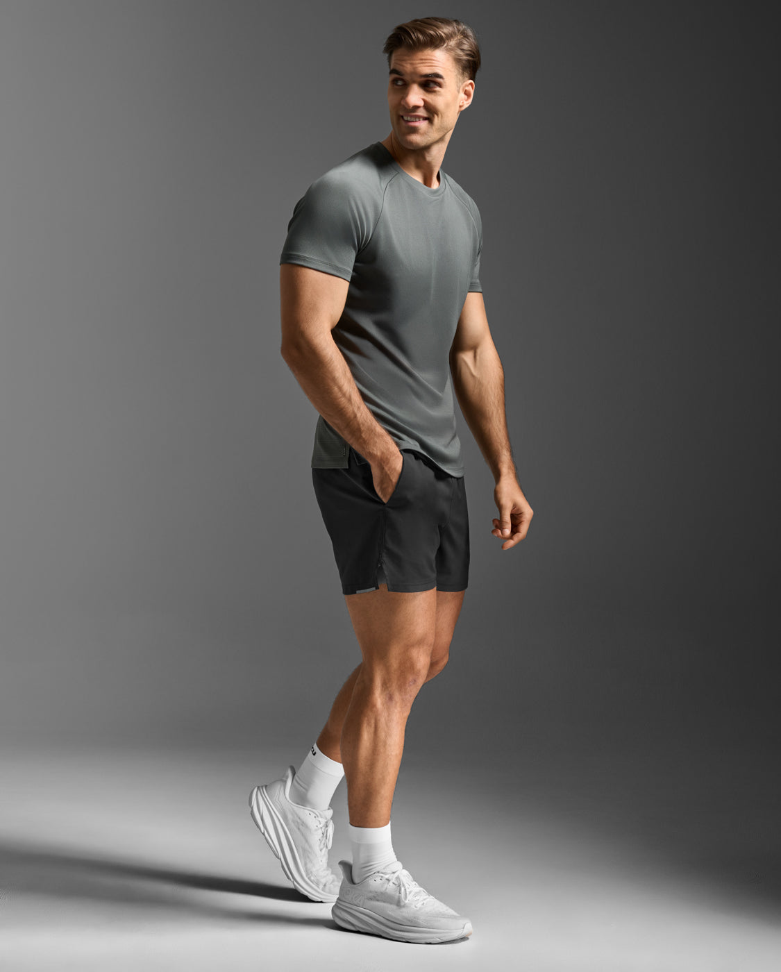 2xu-aero-tee-laufshirt-jupiter-herren-mesh image 4