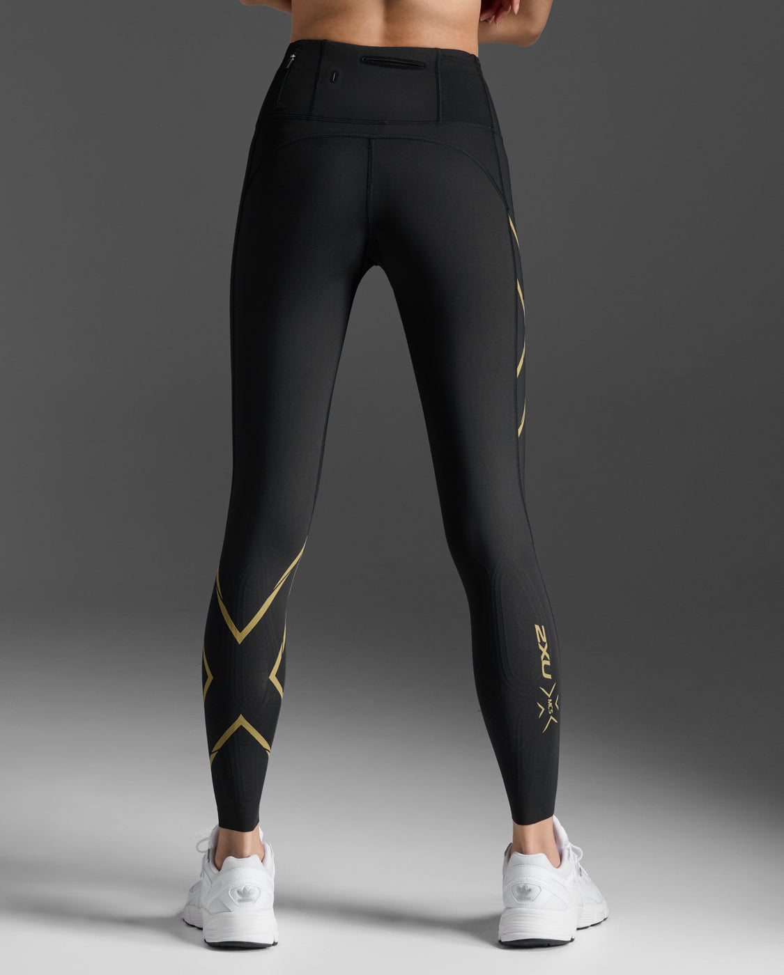 2xu-light-speed-mid-rise-compression-tights-kompressionstights-schwarz-gold image 3
